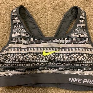 Nike sports bra size XS